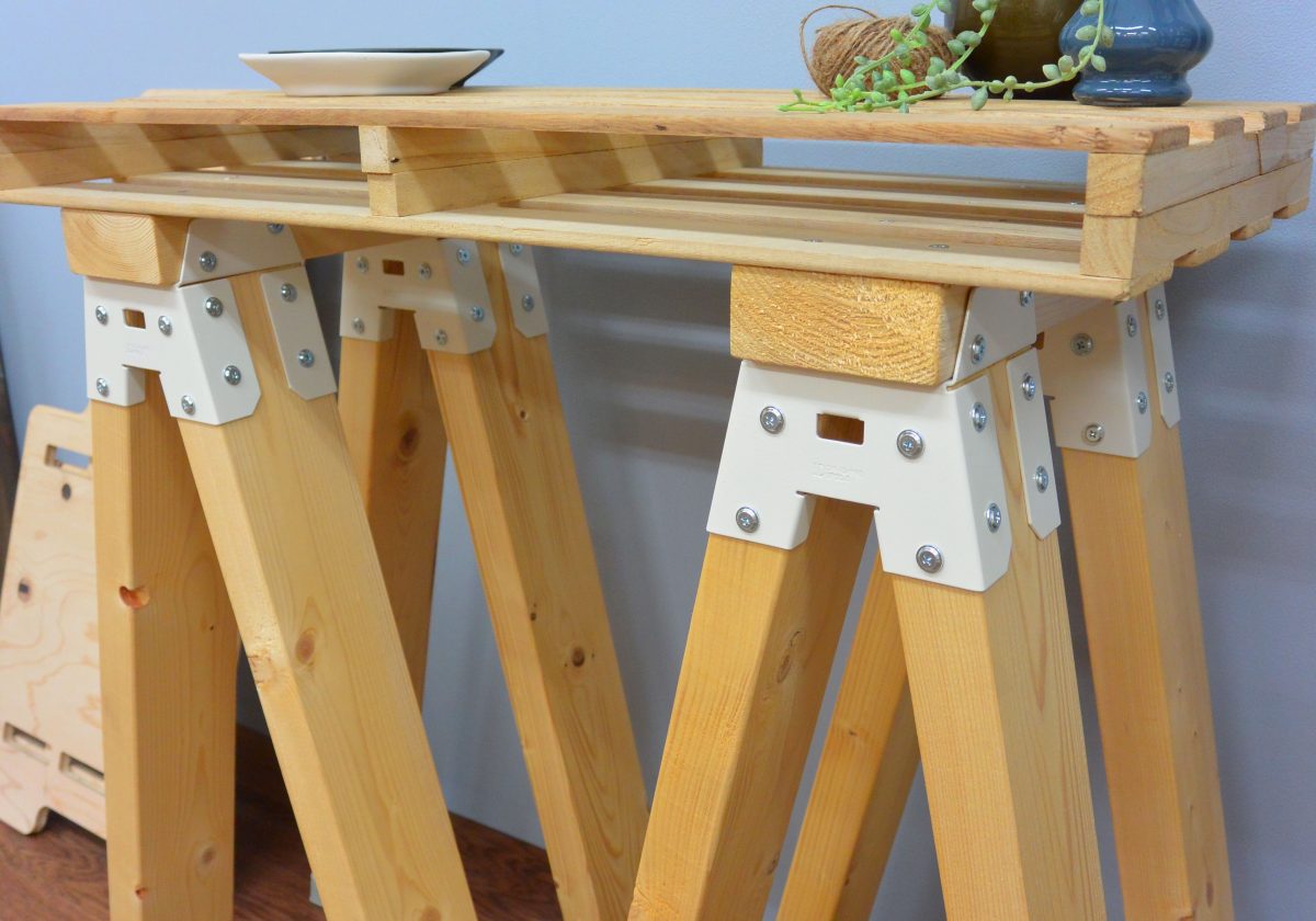DIY-IDシリーズのソーホースブラケットに新色【ホワイト】登場